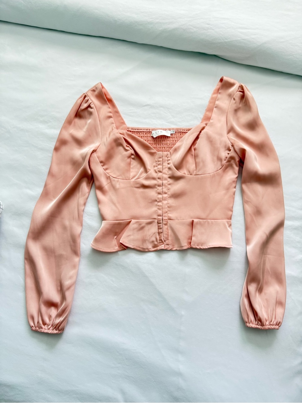 Astr The Label Peach Blush Long-Sleeve Peplum Crop Top